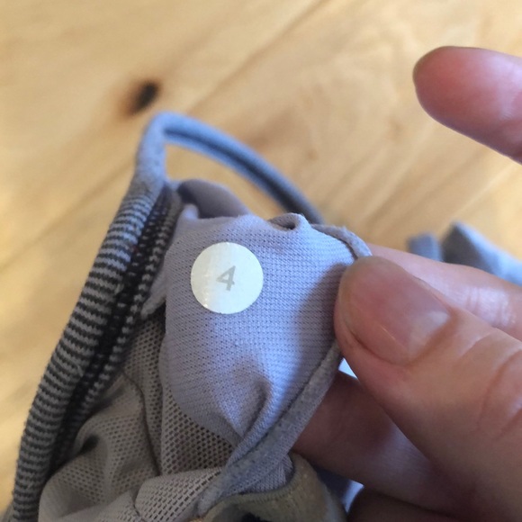 Lulu lemon power Y tank - Picture 4 of 4